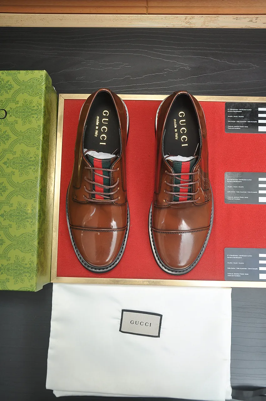 Men's shoes💰540💶Italy's top luxury men's shoe giant (GUCCI) (Gucci) (full cowhide lining) new arrival🍃Original European style🔰 Pleasant to the eye😍In order to make the shoes more durable and non-deformable🌀The production continues to follow traditional methods but there is still no lack of innovation💪Choose original sheepskin for the leather♻️ Smooth and natural And extra bright ⭐Made of imported cowhide, the first choice of rich people 38-45 (45 customized)